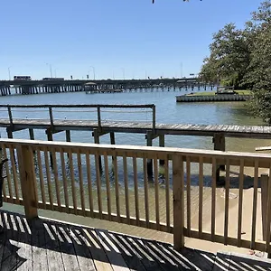  Holiday home The Boat House - Water Front, Wifi, Pet Friendly